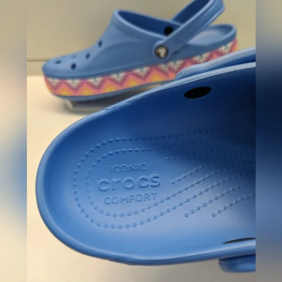 Crocs Bayaband Chevron Band Clogs Blue Multicolor swirl trim Sandals Men's 11